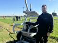 Gallagher, territory manager Alan Pacheco-Wright with the company's Auto Weigher on display at the Singleton Field Day.