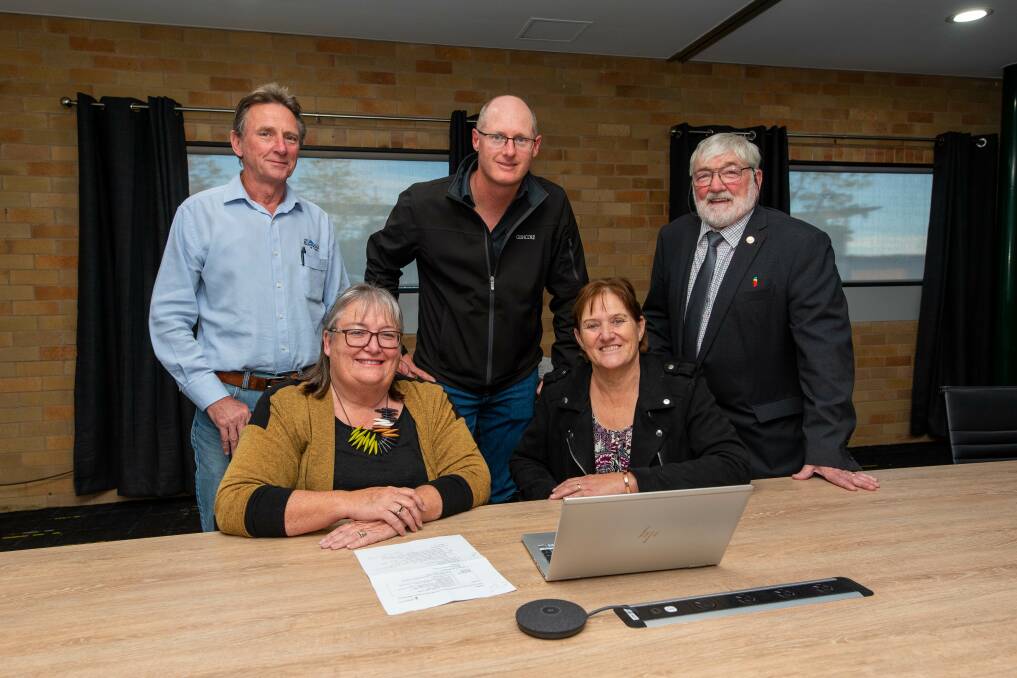 Cr Sue George, Mayor of Singleton Cr Sue Moore, The Bloomfield Group Chief Development Officer Geoff Moore, Glencore General Manager Ashley McLeod and CEDF chairman Cr Godfrey Adamthwaite